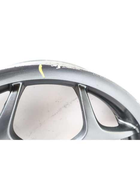 Piaggio MP3 500, framfälg