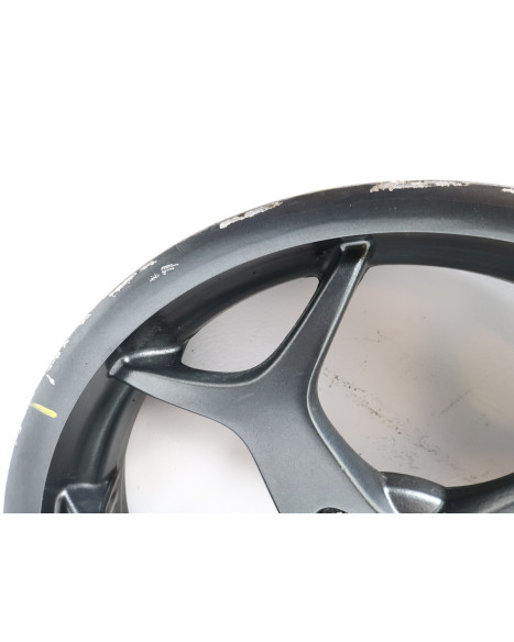 Piaggio MP3 500, framfälg