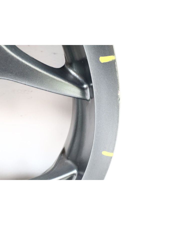 Piaggio MP3 500, framfälg