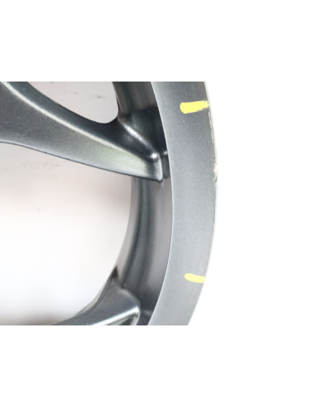 Piaggio MP3 500, framfälg