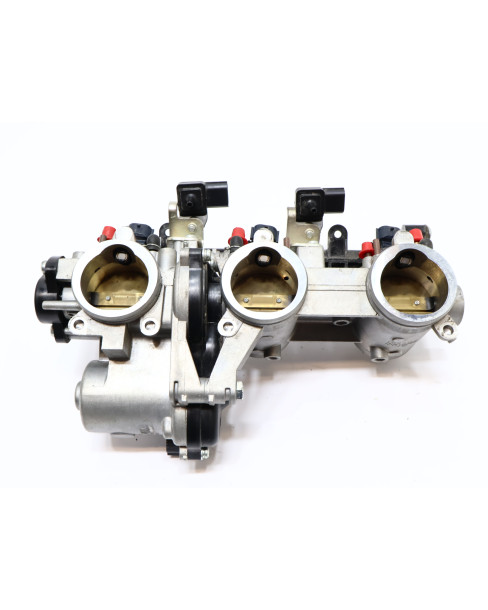 Yamaha XSR900, gasspjäll/insprut 2