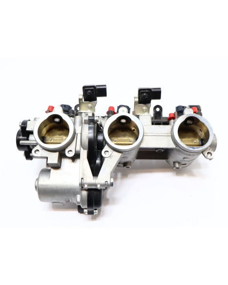 Yamaha XSR900, gasspjäll/insprut