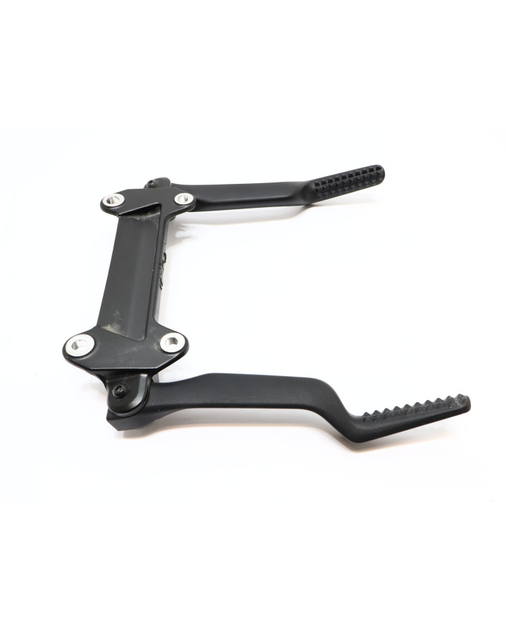 Yamaha XSR900, passagerarfotpinne komplett (par)