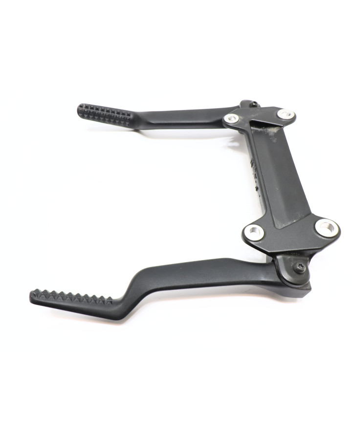 Yamaha XSR900, passagerarfotpinne komplett (par)