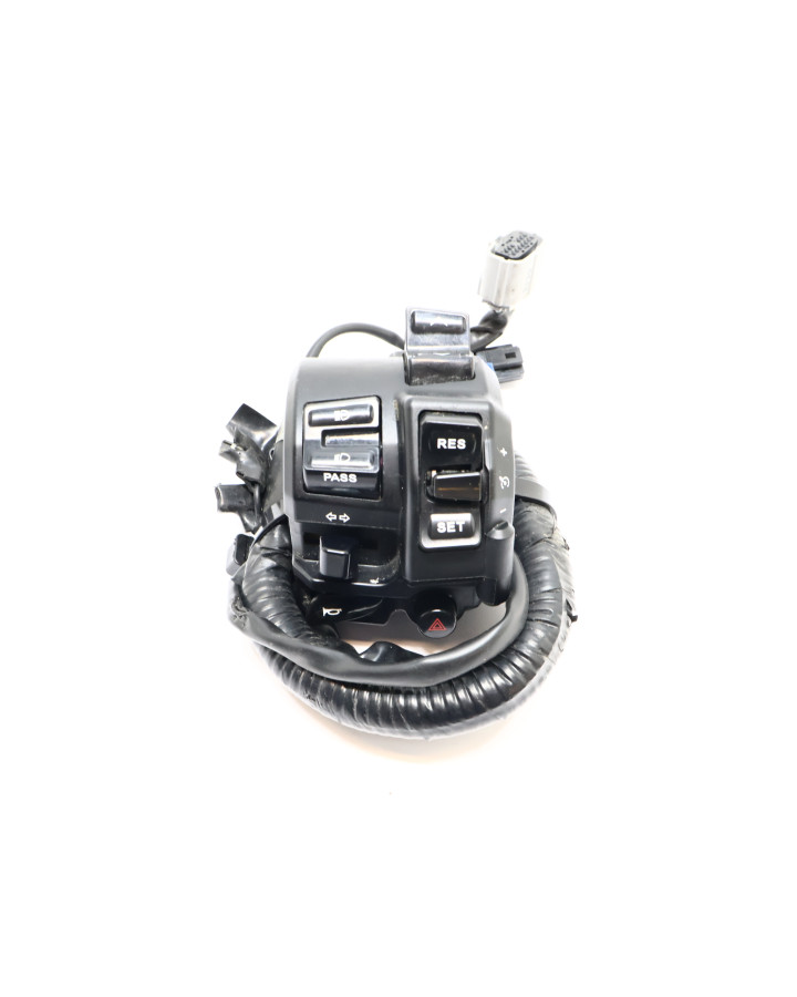 Yamaha XSR900, omkopplare vänster