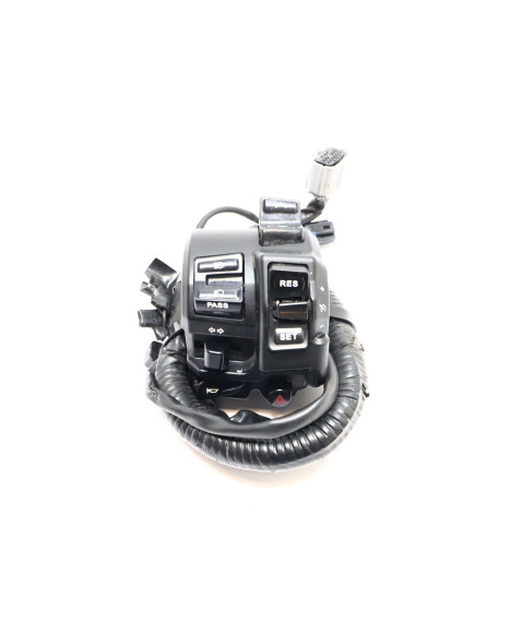 Yamaha XSR900, omkopplare vänster