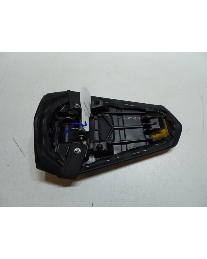 Yamaha R1, passagerarsadel