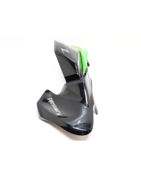 Kawasaki Z900, tankkåpa höger