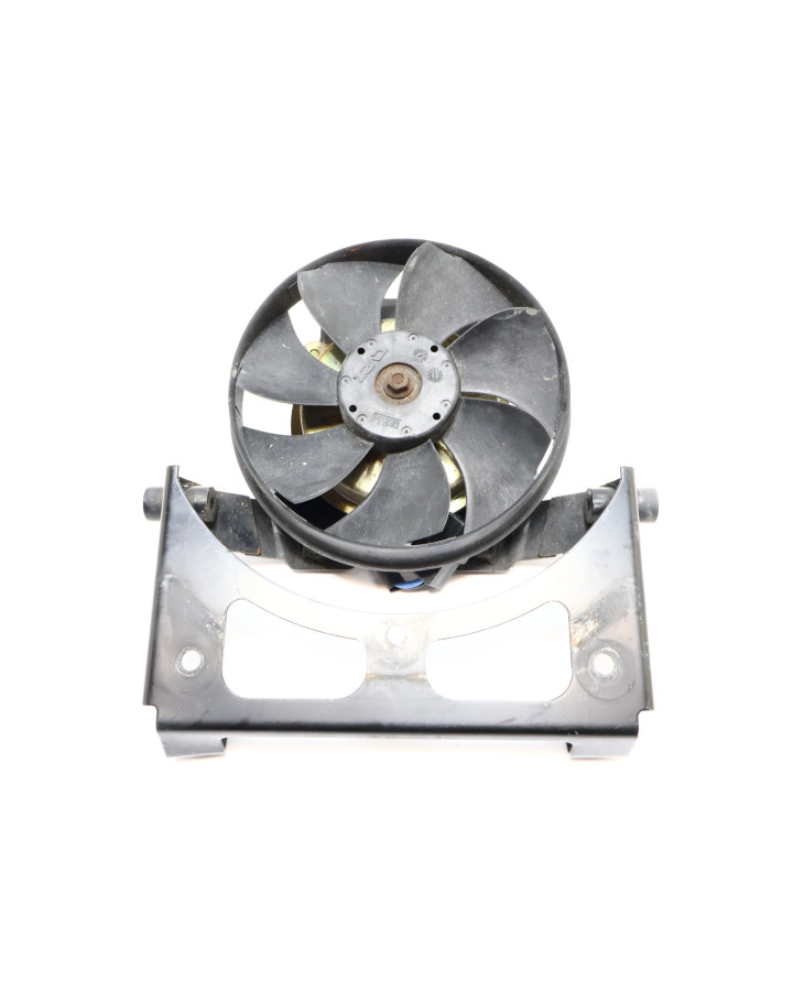 Yamaha MT-01, kylarfläkt