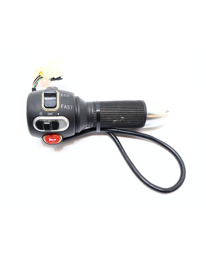 Vässla 1, omkopplare med gashandtag höger