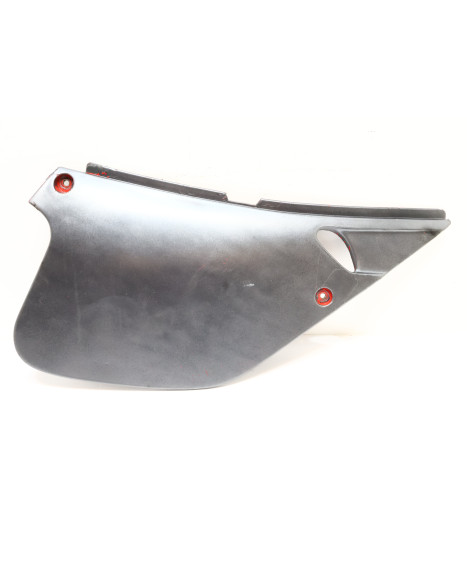 Rieju Spike, bakre sidokåpa höger