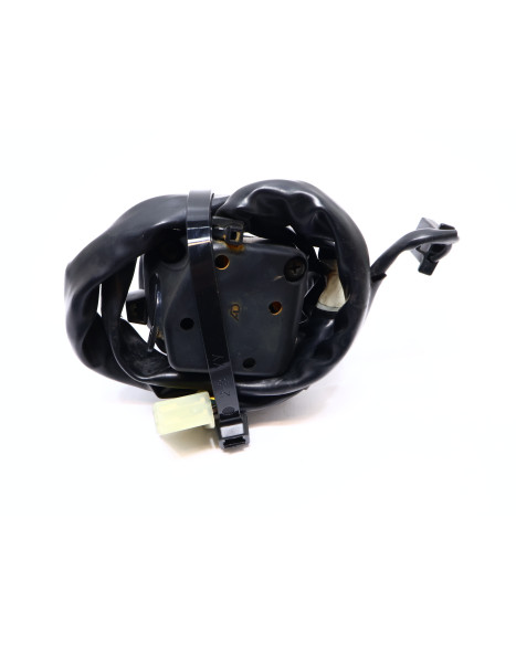 Yamaha MT-01, omkopplare vänster