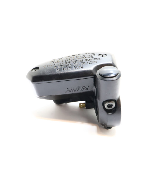 Kawasaki Z900, bromscylinder fram