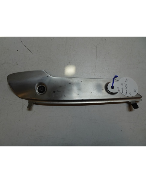 Yamaha R1, nedre skydd höger