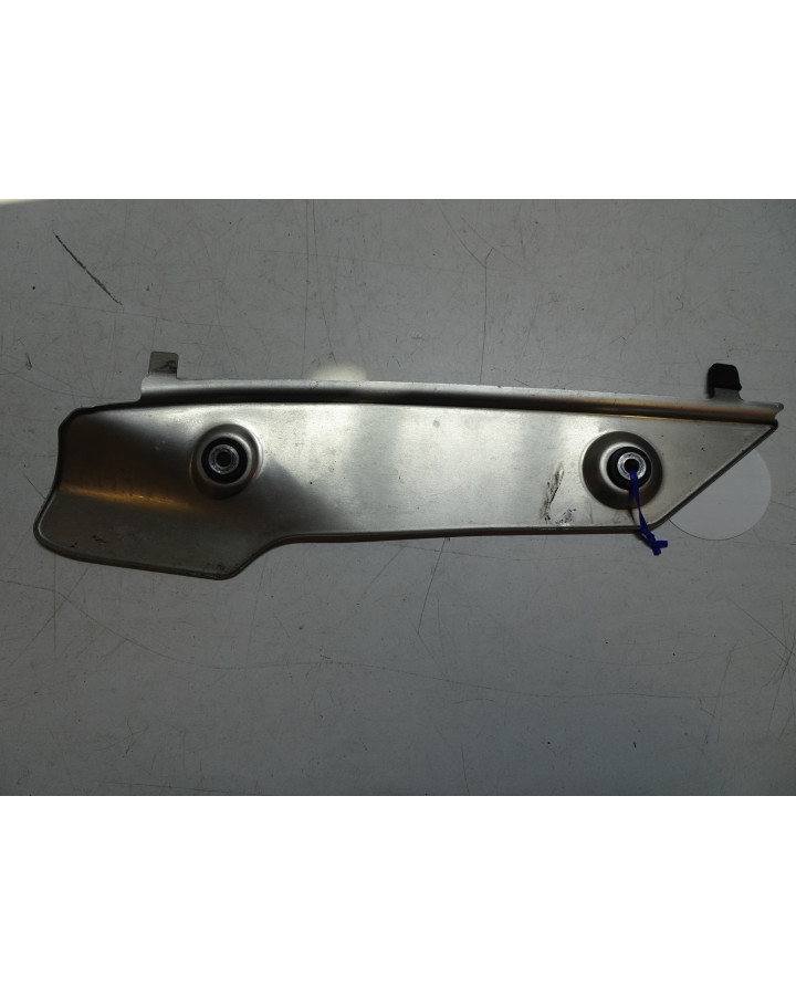 Yamaha R1, nedre skydd höger