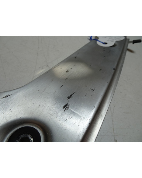 Yamaha R1, nedre skydd höger