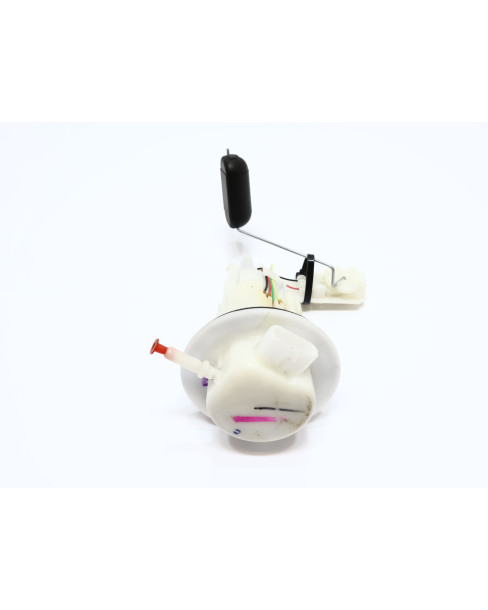 Honda CB125R, bränslepump 2