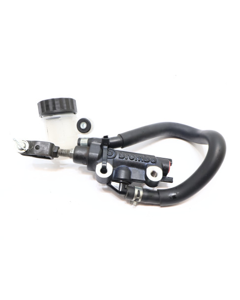 Yamaha MT-07, bromscylinder bak