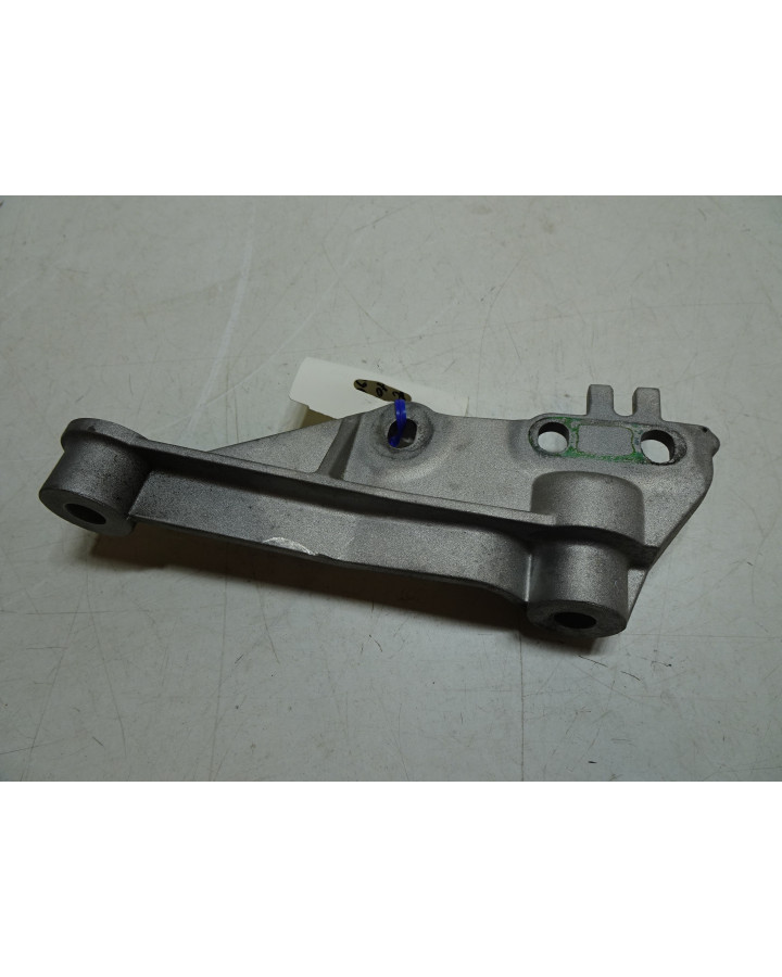 Ligier JS56, motorfäste