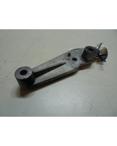 Ligier JS56, motorfäste