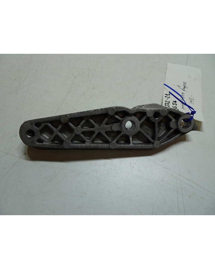 Ligier JS56, motorfäste