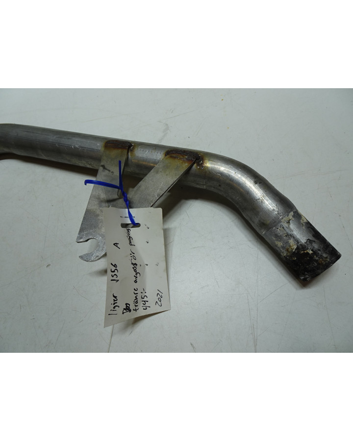 Ligier JS56, främre avgasrör