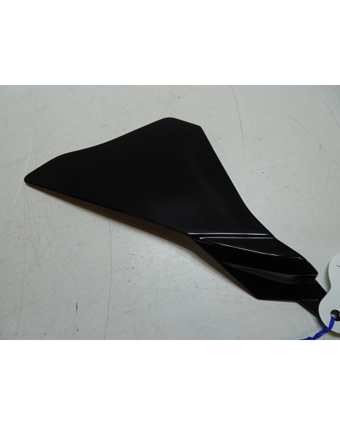 Yamaha R1, sidokåpa vänster övre 2