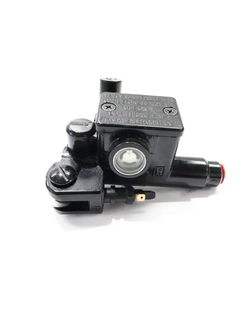 Aprilia SX 125, bromscylinder fram