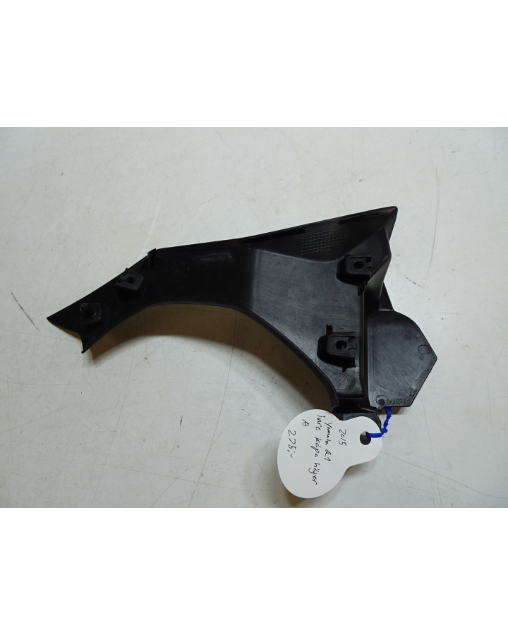 Yamaha R1, inre kåpa höger