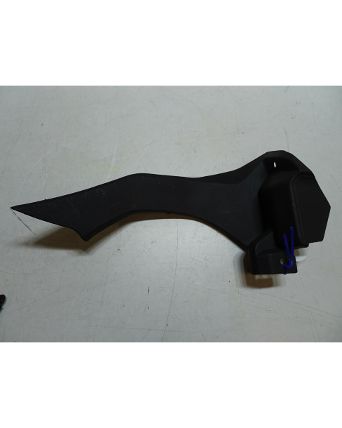 Yamaha R1, inre kåpa vänster 2