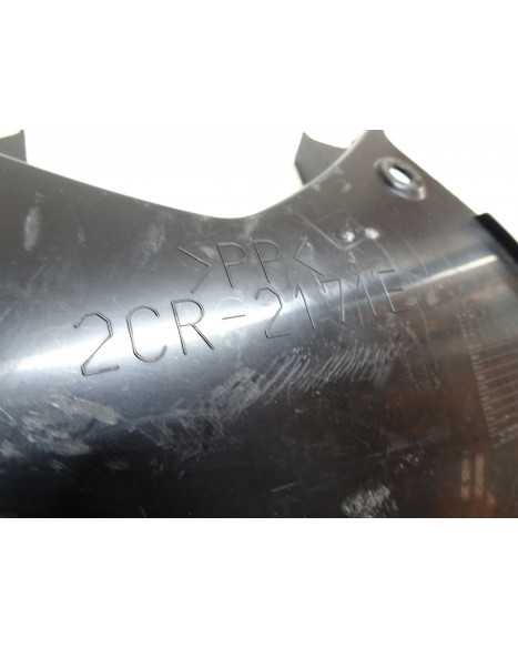 Yamaha R1, undre plastdetalj