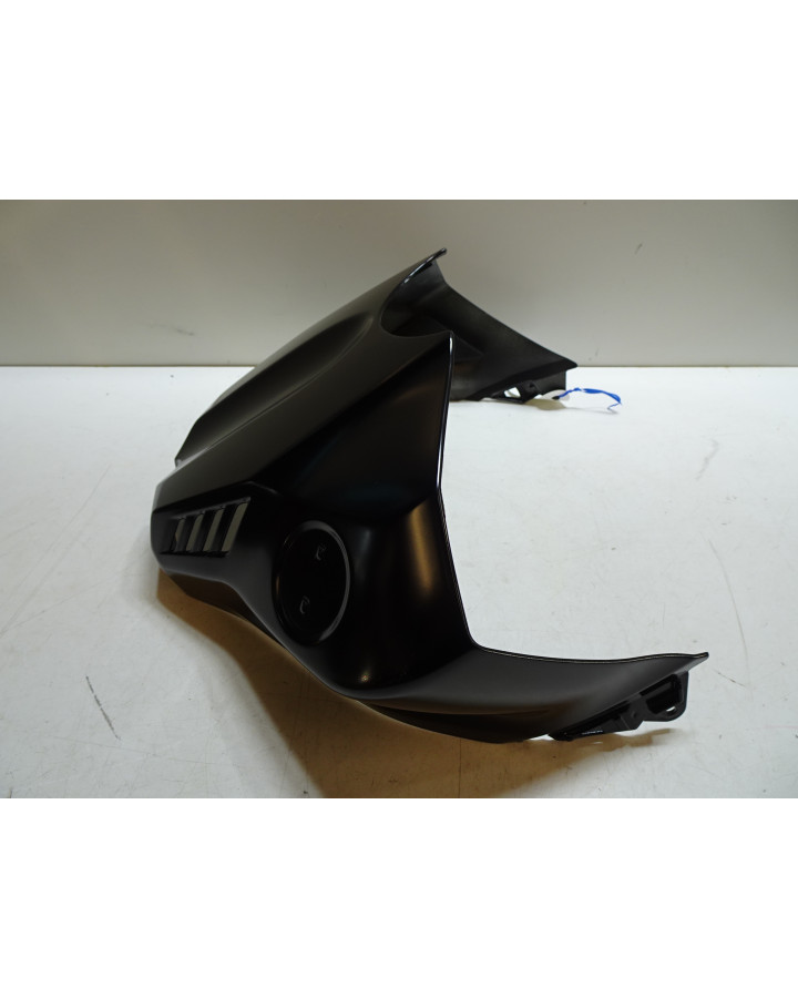 Yamaha YZF-R1, främre tankkåpa