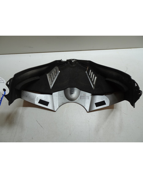 Yamaha YZF-R1, främre tankkåpa