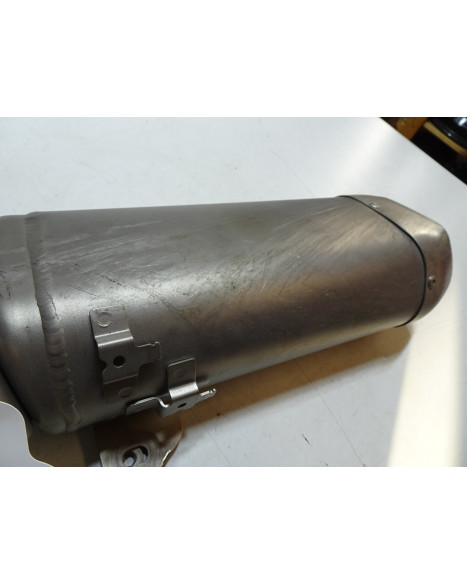 Yamaha R1, ljuddämpare