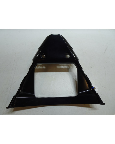 Yamaha R1, nedre mittkåpa 2