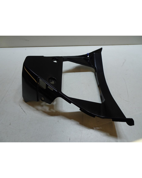 Yamaha R1, nedre mittkåpa