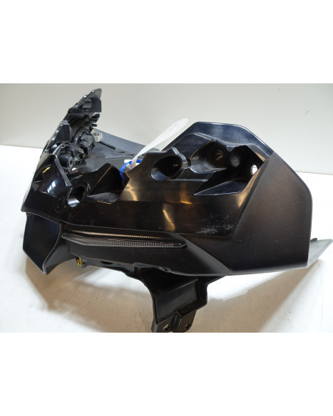 Yamaha R1, dagskörningsbelsysning med kåpa