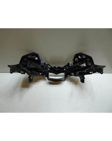 Yamaha R1, dagskörningsbelsysning med kåpa