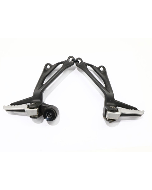 Kawasaki Z900, passagerarfotpinne komplett (par)