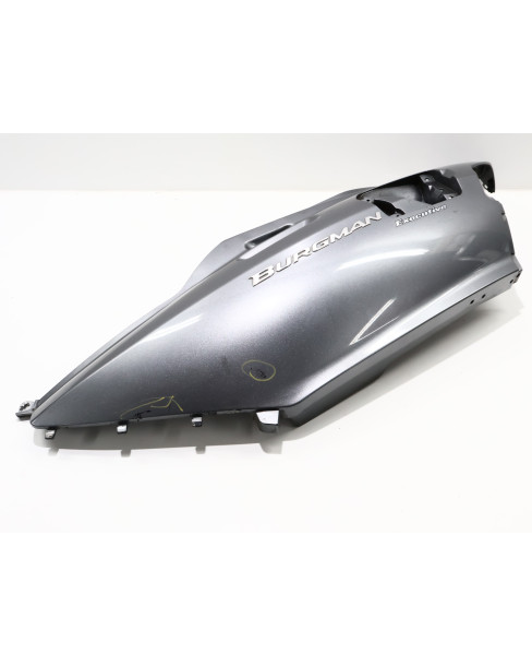 Suzuki AN 650 Burgman, bakre sidokåpa vänster 2