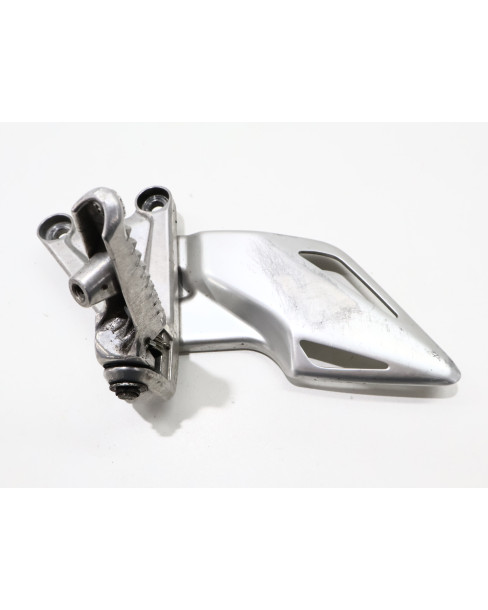 Honda CBR1000RR, fotpinne vänster komplett 2