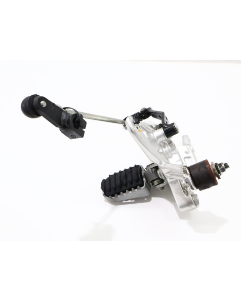 Yamaha Tenere 700, fotpinne vänster komplett 2