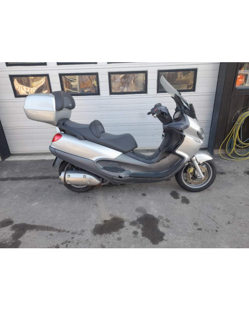 Piaggio X9 500