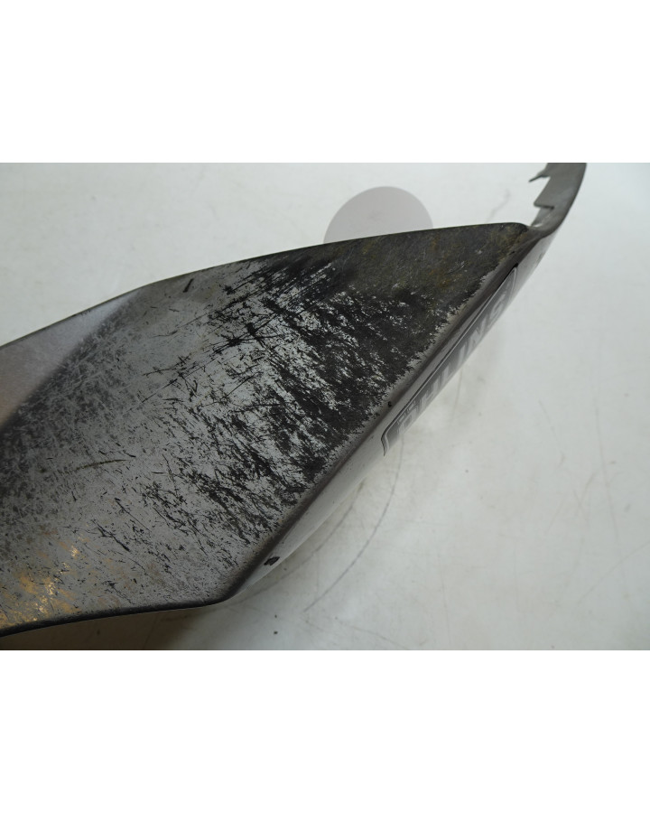 Yamaha R1, bakre sidokåpa höger