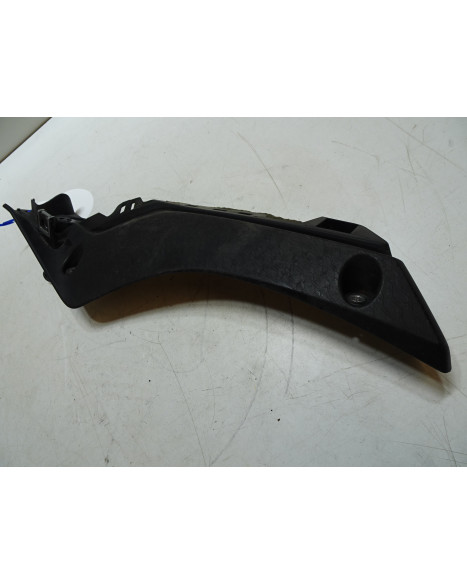 Yamaha R1, plastdetalj höger