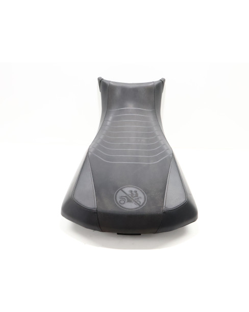 Can-Am Outlander 570, sadel 2