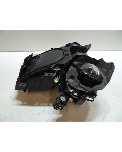 Peugeot Speedfight 4, framlykta med lykthållare 2