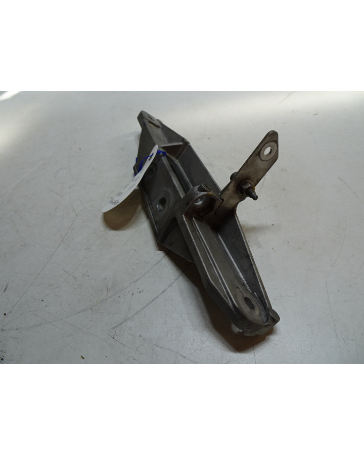 Ligier JS56, växellådsfäste