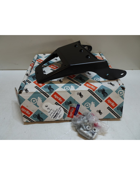 Aprilia Area 51, pakethållare för box