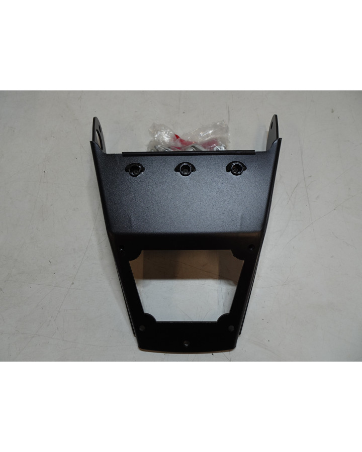 Aprilia Area 51, pakethållare för box